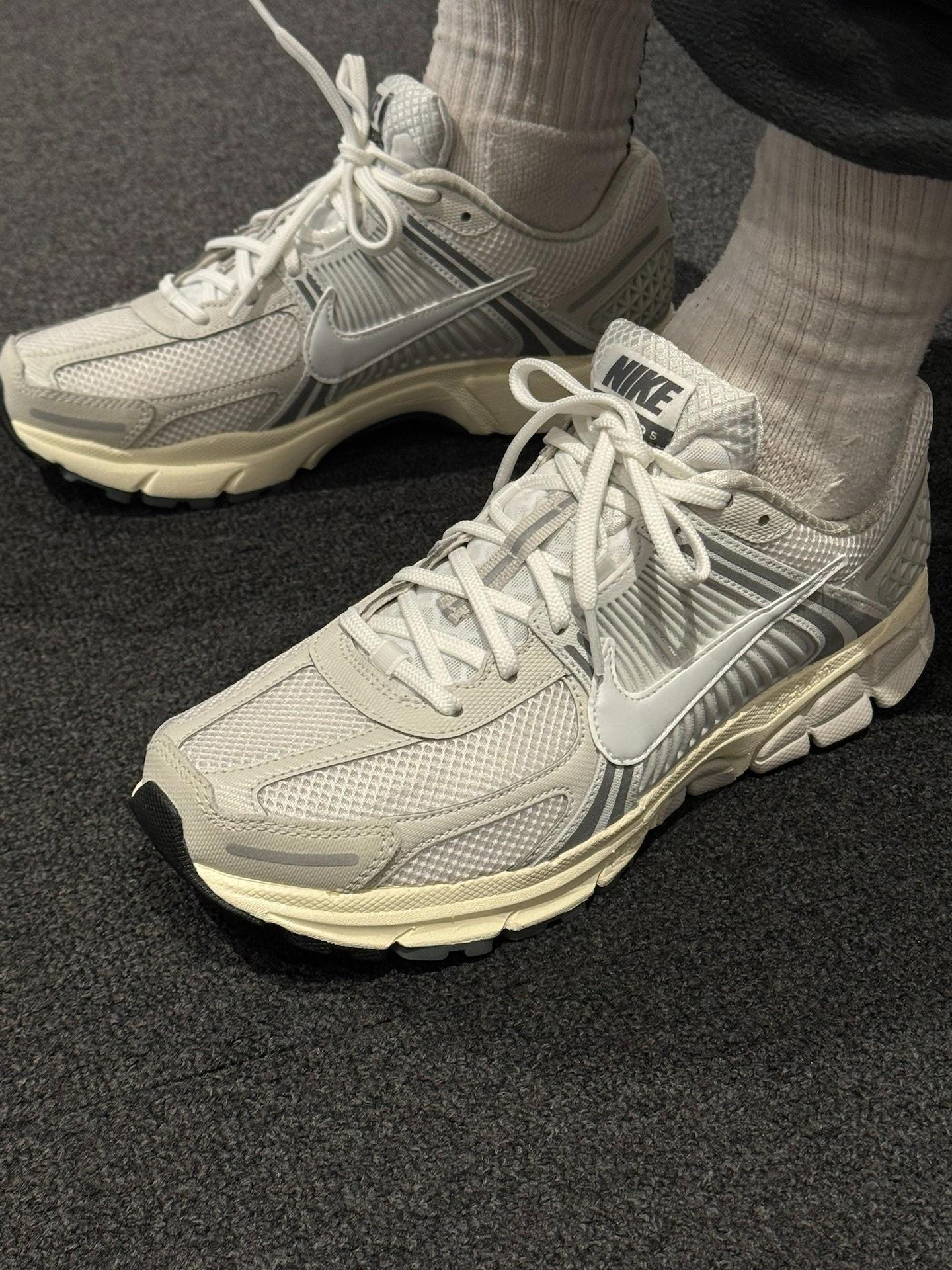 天暖了,必入清单怎少得了TA❓❓Nike Zoom Vomero 5